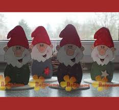 Kleiner Weihnachtswichtel Aus Holz Weihnachtswichtel Weihnachtsholz Weihnachten Holz