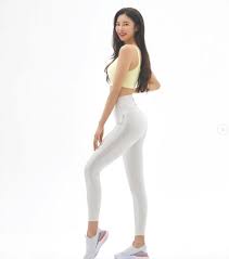 Christine kim 크리스틴 김 , 1988년 9월 6일 ~ )는 대한민국의 가수전직 배우이다. ê¹€ìœ¤ì§€ ë ˆê¹…ìŠ¤ë¡œ ë¹›ë‚¸ í™˜ìƒì ì¸ ëª¸ë§¤ë¼ì¸ ëˆˆë¶€ì‹  ë§¤ë ¥ Shot ì¡°ì„ ì¼ë³´