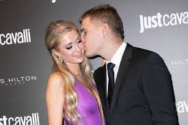 Is probably what paris hilton was thinking as her fiance surprised her with a bouquet of roses. Paris Hilton S Ex Fiance Allegedly Did Not Pay For Her 2m Engagement Ring