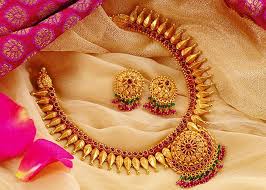 Bajirao Mastani Collection Unique Gold Necklace Designs Gold Necklace Designs Necklace Designs Gold Jewellery Design Necklaces Every attempt is made to separate them, but they always find their way to each other, finally paying the ultimate price in the. necklace designs gold jewellery design
