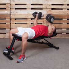 Wenn sie ein fitnessstudio für zu hause einrichten, vergessen sie nicht, sich die große auswahl an hanteln und hantelscheiben von ebay anzusehen. Klappbare Hantelbank Fur Zuhause Leicht Zu Verstauen Kaufberatung