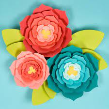 In this video i'll show you how to make a flower out of card stock paper cut by cricut. Giant Paper Flowers Template Tips And Tricks To Make It Easy