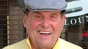 William R. Saar 'always tried his best to help that person along in their  career'