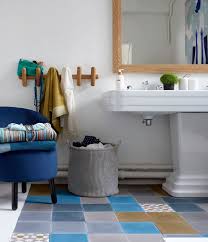 Une salle de bain complète à petits budgets? Rangement Pour Salle De Bains Cote Maison