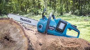 How do you start a makita chainsaw. Makita Xcu03 Lxt 18v X2 Chainsaw Pro Tool Reviews