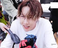 J Hope Chicken Noodle Soup Feat Becky G Mv Https Encrypted Tbn0 Gstatic Com Images Q Tbn 3aand9gcqapau O Ri42bino0dm Lt Pqcanfavdy4nw Usqp Cau