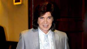 A casi dos meses de la muerte de Camilo Sesto, su hijo confiesa que aún le  cuesta asimilar la pérdida | Shows El Gordo y La Flaca | Univision