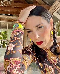 The most amazing thing about De Petra jewelry pieces is that you can wear  them for a lifetime and style differently depending where you are!  #depetrajewelry #depetrastyle #neonismyvibe #elegant #leathergoods #artwork  #embroidery #