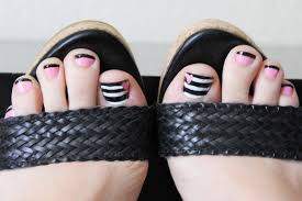 Black And White Striped Toe Nails Pink Black And Striped Nails Black Toe Nails Painted Toe Nails Striped Nails