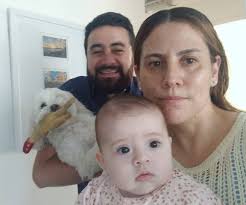 Con la familia a minutos de ir a votar 🗳 con la esperanza que hoy se  inicia una nueva etapa de construcción de un Chile más justo y digno para  🥰 Julieta