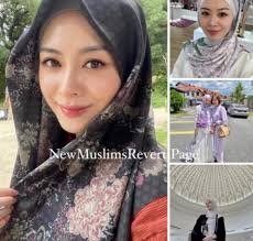 Zaista, Allah i meleci Njegovi blagosiljaju Vjerovjesnika. O vi koji  vjerujete, blagosiljajte ga i vi i njemu selam šaljite! (56) Kur'an {Sura  el-Ahzab–56 } إِنَّ اللَّهَ وَمَلَابِكَتَهُ يُصَلُّونَ عَلَى النَّبِيُّ  يَأَيُّهَا الَّذِينَ