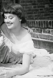 Resultado de imagen de audrey hepburn 1949