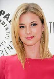 Cute Center Parted Medium Length Hairstyle For 2014 Pretty Designs Hair Styles Medium Length Hair Styles Hair Styles 2014
