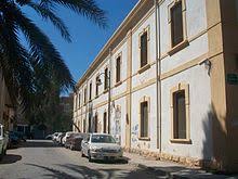 Il consolato deve obbligatoriamete legalizzare sia il documento originale che la parte in tradotta. Rappresentanze Diplomatiche D Italia Wikipedia
