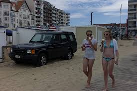 Was een nederlandse komedieserie, die van 9 maart 1991 tot 22 februari 2003 door de vara werd uitgezonden. Vastgoedprijzen In Knokke Gaan Door Hun Dak Knokke Heist Het Nieuwsblad Mobile