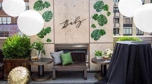 Depending on a few different factors such as location, the number of guests, food and drinks, people spend an average of $100 to $1000 on a baby shower party. 16 Unique Baby Shower Themes