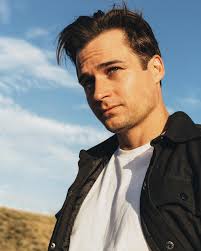 Lookin' for monday motivation at the bottom of a pot of coffee. . . . 📷  @acgphotos