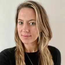 Holly Peacock's Instagram, Twitter & Facebook