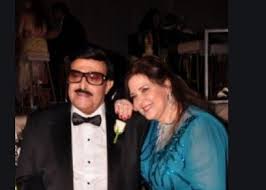 أكد الفنان حسن الرداد، زوج الفنانة إيمي سمير غانم، أن حماته الفنانة دلال عبدالعزيز، لم تعرف بخبر وفاة زوجها الفنان الكبير سمير غانم، قبل رحيلها. Ù‡Ù† Ù†Ø³Ø§Ø¡ ÙÙŠ Ø­ÙŠØ§Ø© Ø³Ù…ÙŠØ± ØºØ§Ù†Ù… ØªØ²ÙˆØ¬ Ù…Ø±ØªÙŠÙ† Ù‚Ø¨Ù„ Ø¯Ù„Ø§Ù„ Ø¹Ø¨Ø¯Ø§Ù„Ø¹Ø²ÙŠØ² Ø§Ù„Ø£ÙˆÙ„Ù‰ ÙƒØ§Ù†Øª ØµÙˆÙ…Ø§Ù„ÙŠØ©