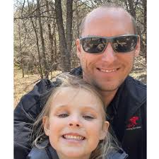 What are better spark plug options for a DuroMax generator and what is the  purpose of a magnetic dipstick?