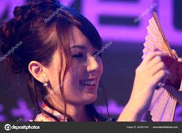 色情片明星Yui Hatano 在2012年3月16日于中国上海举行的第九届中国国际成人玩具和生殖健康展览会被称为2012年中国成人护理博览会