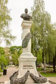 Parcul central, castrul roman, monumentul eroilor, muzeul dedicat regiunii porţilor de. Obiective Turistice Din Drobeta Turnu Severin Let S Wander Together