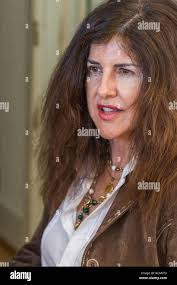 Julia Kemper's Instagram, Twitter & Facebook