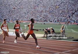 2,847 Edwin Mose Photos & High Res Pictures