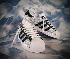 Mittlerweile sind die schuhe von adidas also keine reinen. Schuhe Adidas Superstar Mit Glitzer Schwarz Und Silber Glitter Ebay