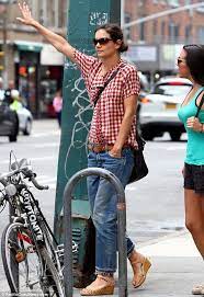 Is That A Tablecloth Katie Holmes Bad Fashion Choice Backfires As She Accidentally Flashes Bra While Out In New York Katie Holmes Style Urban Chic Fashion Fashion