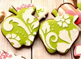 How To Make Green Apple Colored Icing Lilaloa Coloured Icing Decorated Cookies Tutorial Icing Colors