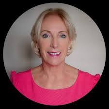 Sonja Davison's Instagram, Twitter & Facebook