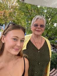 Cheryl Bott's Instagram, Twitter & Facebook