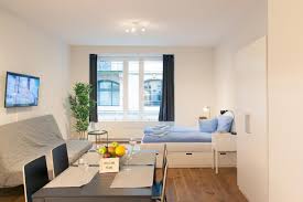 Zentrale wohnung in basel, gut erreichbar mit den öffentlichen verkehrsmitteln, genügend parkplätze. Hitrental Town Hall Apartments Wohnungen Basel