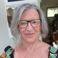 Linda Dray's Instagram, Twitter & Facebook