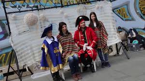 Ieri (sîmbătă) seară, până târziu, către crucea nopții. La Pas Pe Calea Victoriei 16 Aprilie 2017 Youtube