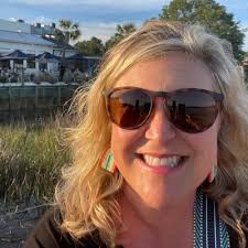 Elizabeth Love (@eliz_love_33)