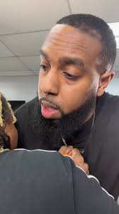 Cmon LADY BARBERS! Not yall too?! 👩‍🎨💈 #KreativeComedy #MayneHoldUp  #Barber #FemaleBarber @biggodthebarber