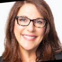 Samantha Woods's Instagram, Twitter & Facebook