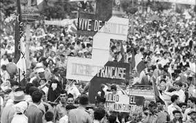 Il faut y voir aussi l'expression les deux tomes de la guerre d'algérie vue par les algériens seront conçus selon le même principe, une composition en cinq grands chapitres. Guerre D Algerie La Memoire Selective De La Gauche Valeurs Actuelles