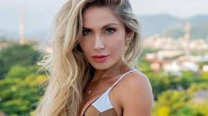 Renata Dávila surpreende ao praticar 'stand up paddle' aos 6 meses de  gravidez