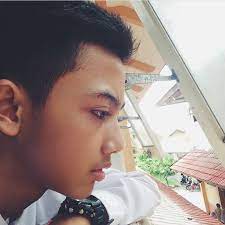 Pria ini lahir di sabadell, spanyol, 29 september 1985 yang menjadi salah seorang pembalap motogp mumpuni era kekinian. Biodata Danis Danial Cara Golden