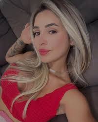 Gabriela Silva's Instagram, Twitter & Facebook