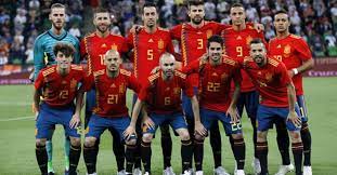 Die spanische nationalmannschaft, spanisch la selección española de fútbol, kurz la selección spanien bei einer fußball weltmeisterschaft. Zur Wm Teamsigniertes Trikot Der Spanischen Nationalelf