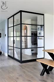 pin op stalen taatsdeuren