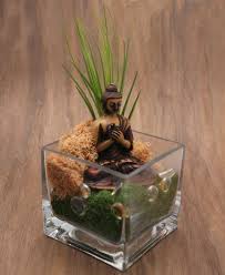So Konnen Sie Einen Mini Zen Garten Kreieren In 2020 Zen Garten Zen Garten Mini Zen Dekoration