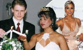 Pettifleur berenger, property developer and star of the hit reality tv show 'the real housewives of melbourne' has written this, her first book, based on stories shared with other women as well as her. Real Housewives Of Melbourne S Pettifleur Berenger Vows To Never Marry Again Daily Mail Online