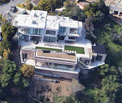 Patrick mahomes reacts during super bowl liv. Elon Musk Lists Five More California Properties For A Combined 102m Daily Mail Online