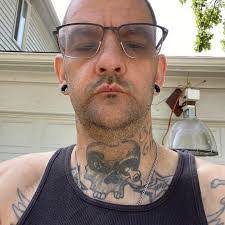 Gary Frizzell's Instagram, Twitter & Facebook