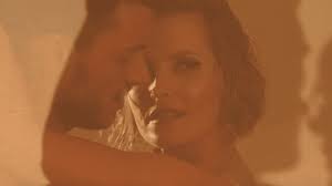 Os dois não resistiram ao calor e correram ao mar. Cristina Ferreira E Ruben Rua O Amor Esta No Ar A Ferver Vidas